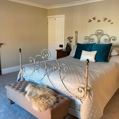 7 Salisbury Street B&B แครนบอร์น ภายนอก รูปภาพ
