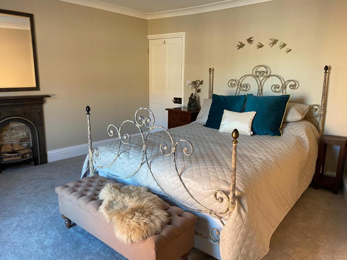 7 Salisbury Street B&B แครนบอร์น ภายนอก รูปภาพ