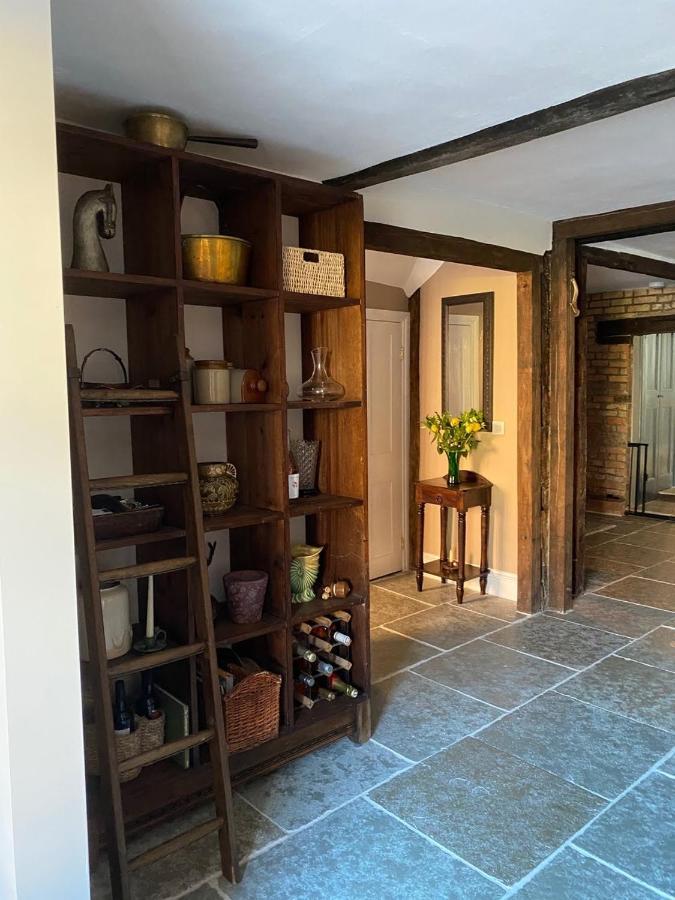 7 Salisbury Street B&B แครนบอร์น ภายนอก รูปภาพ